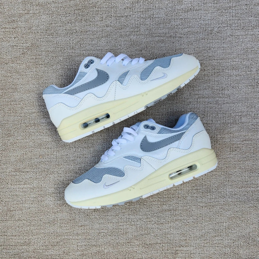 AM "Panda" Sneakers