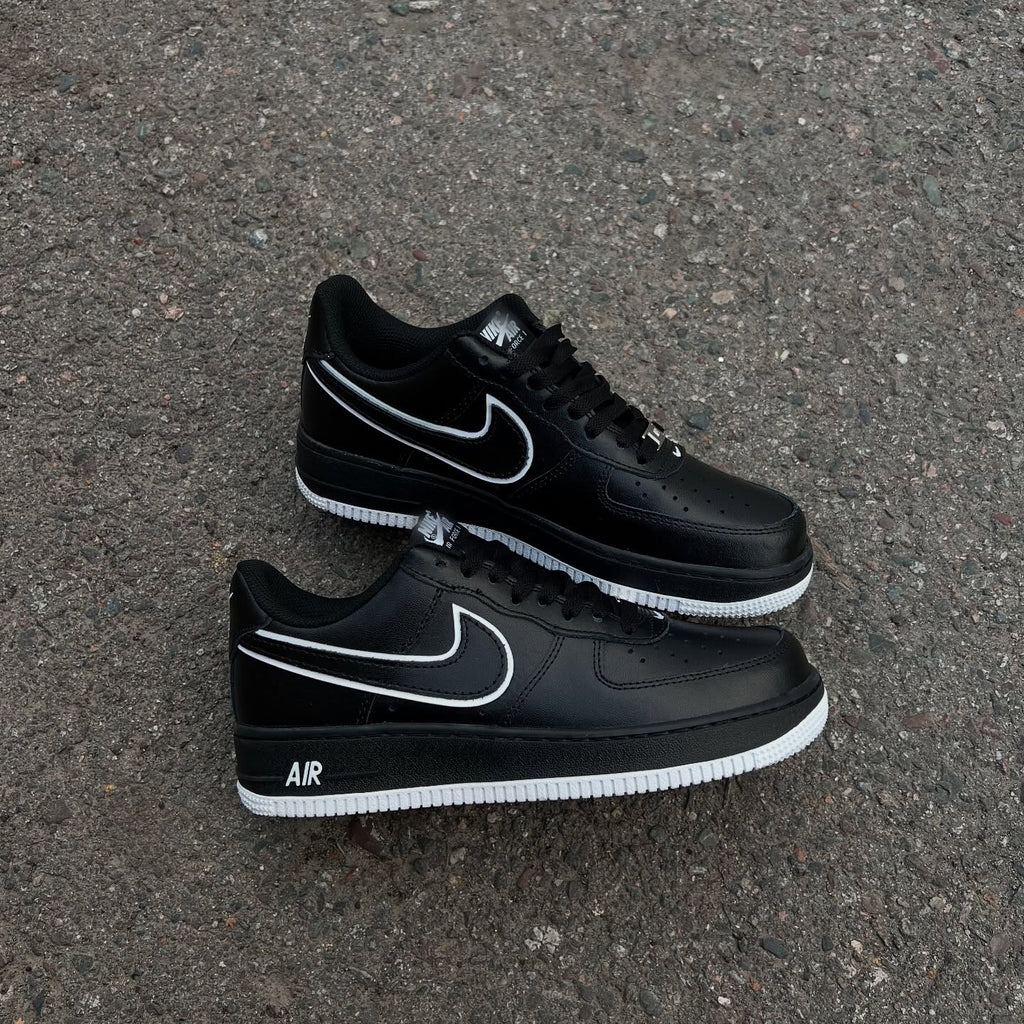 AF '07 'Black White Outlined' Sneaker