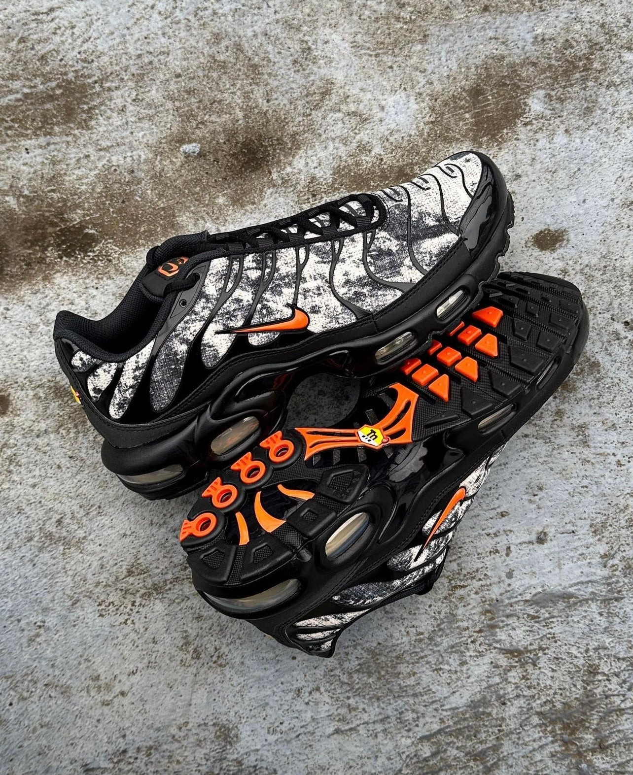 Am Plus 'Black/Camo' Sneaker