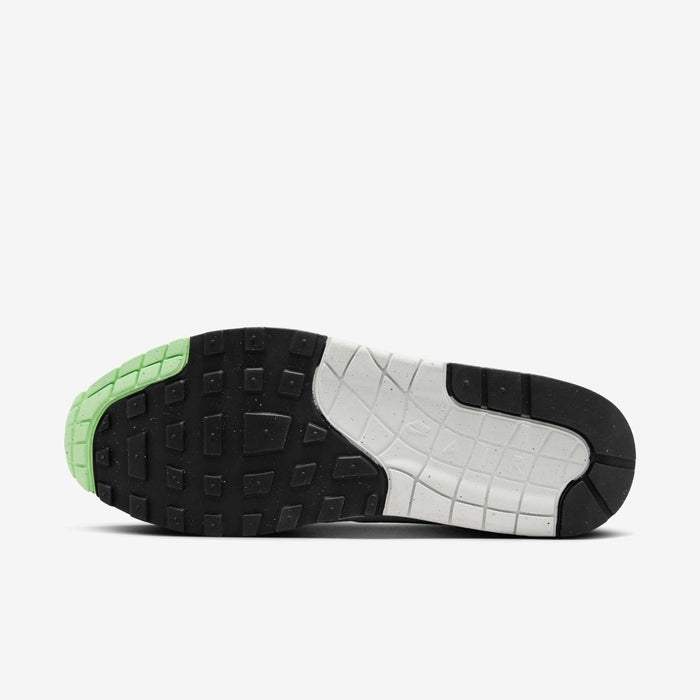 AM 1 Essential Sneaker